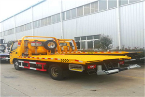 美溪附近拖车救援搭电